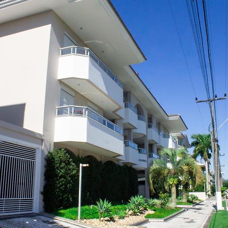 Apto De 4 Dormitorios Em Jurere Internacional Florianópolis Екстериор снимка